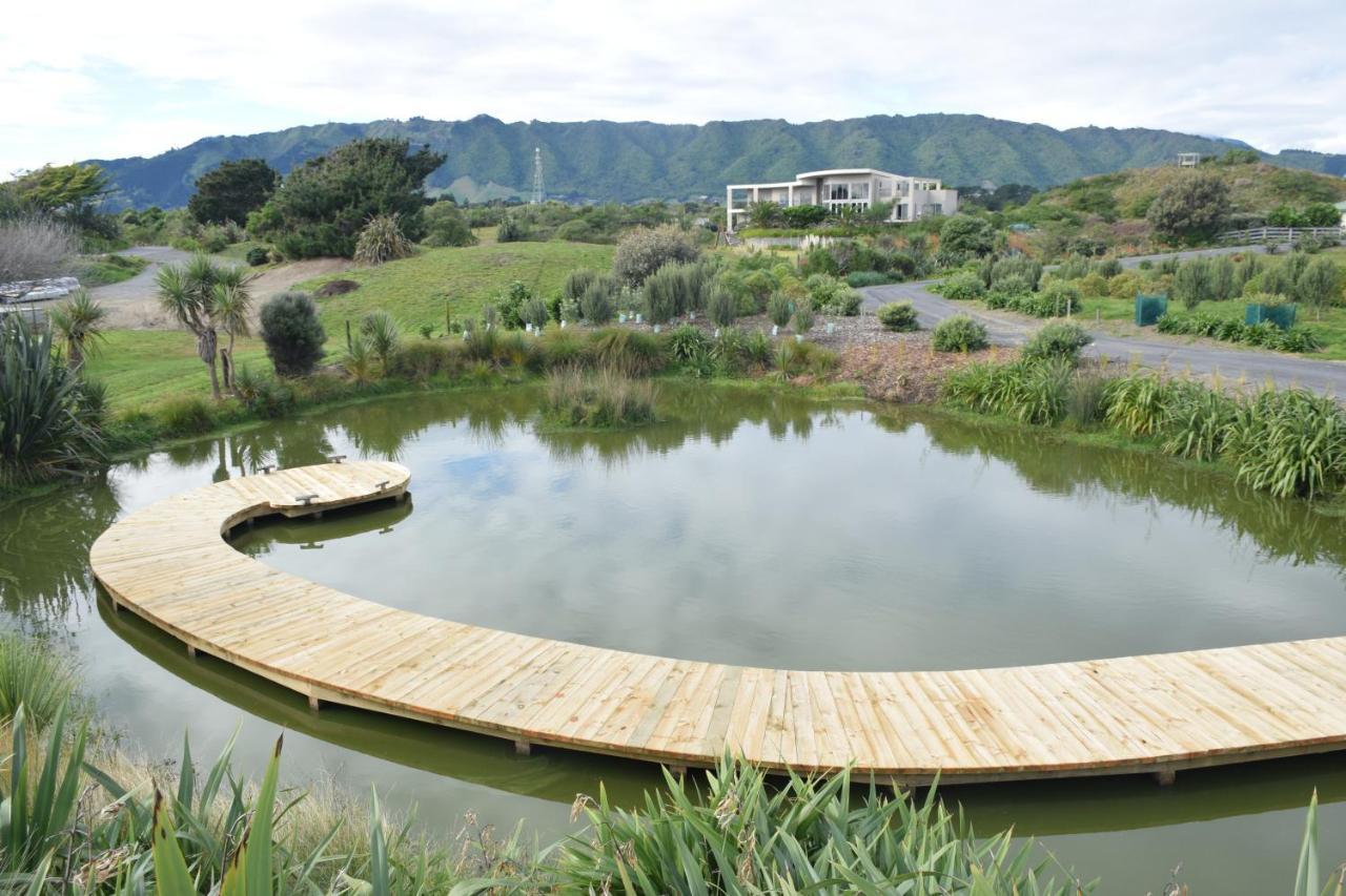 157 Field Way Luxury Lodge Waikanae Exterior photo