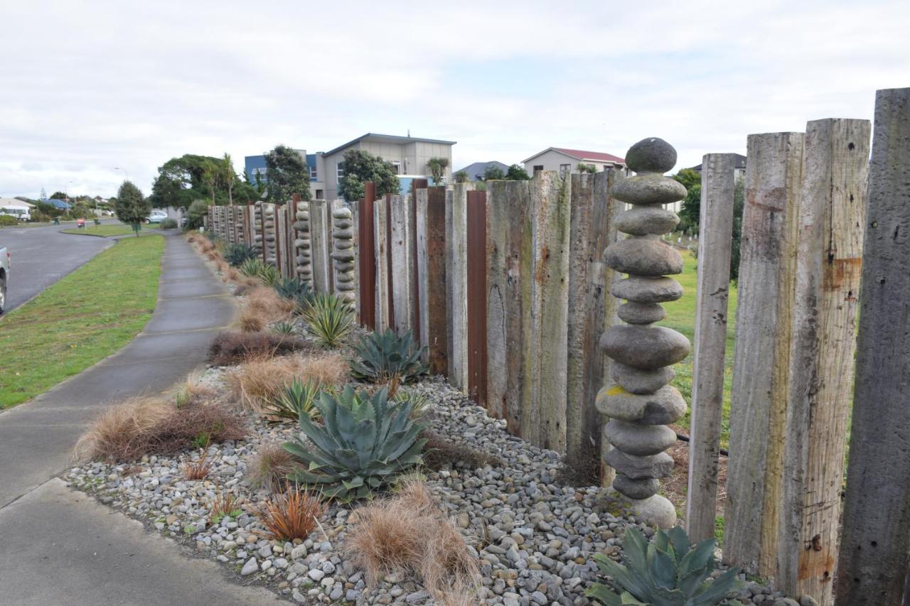 157 Field Way Luxury Lodge Waikanae Exterior photo