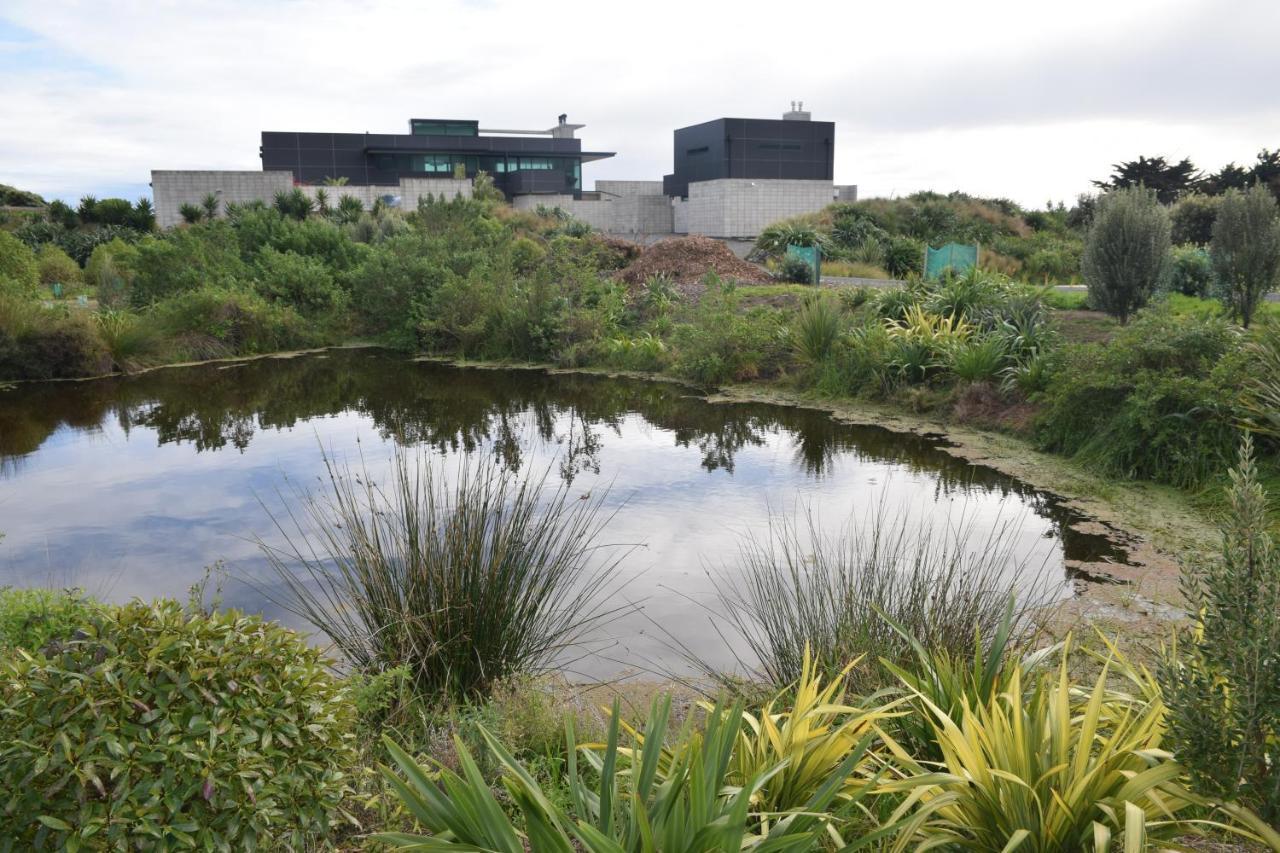 157 Field Way Luxury Lodge Waikanae Exterior photo