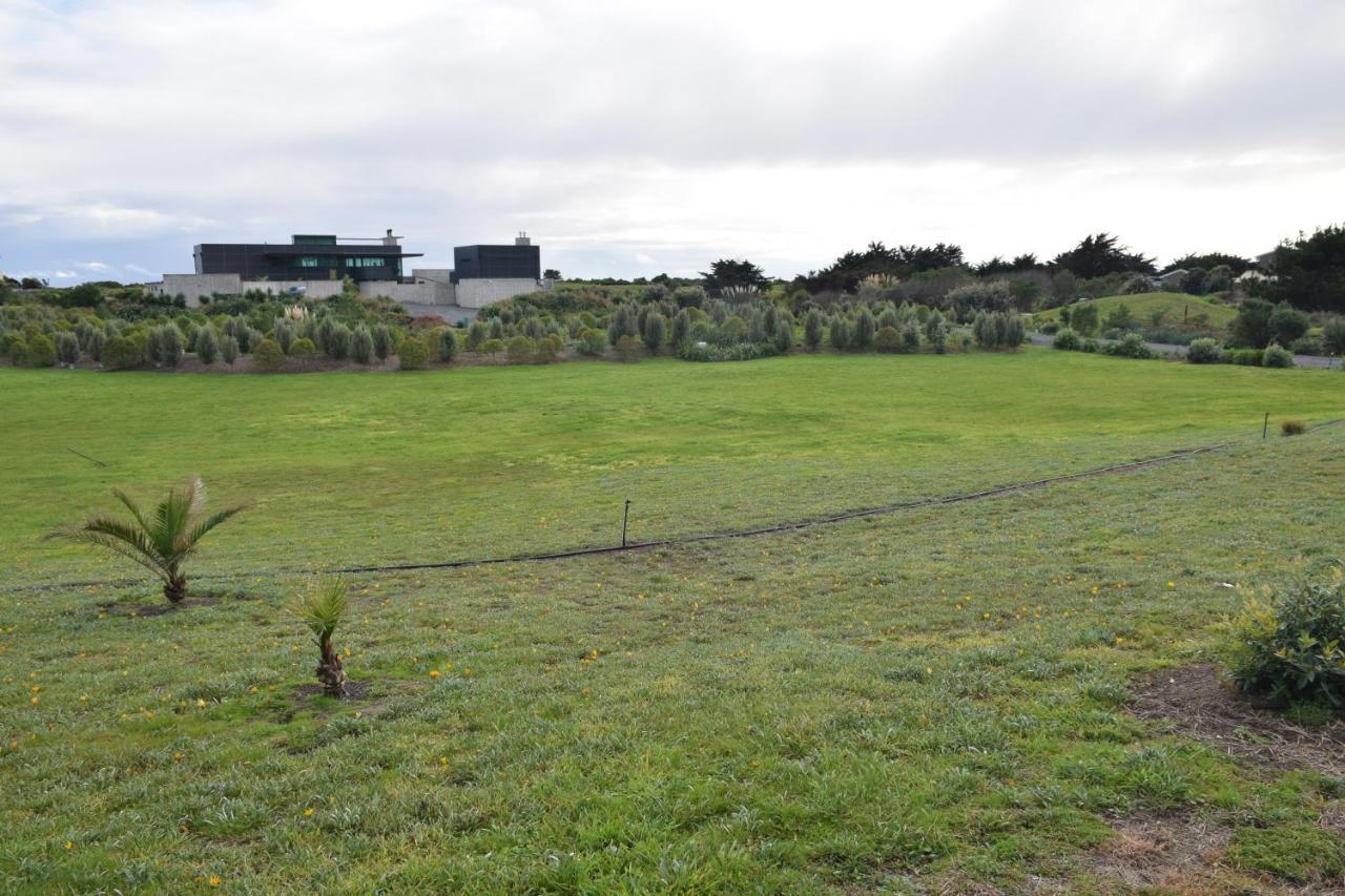 157 Field Way Luxury Lodge Waikanae Exterior photo